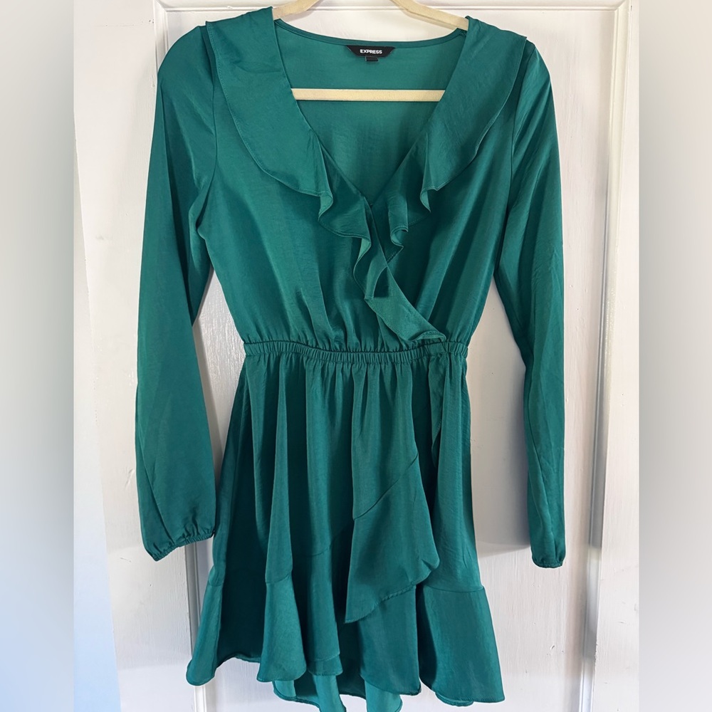 Elegant Green Ruffle Dress